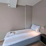 Stylish 3-bedroom With Modern Amenities Near Center Lejlighed