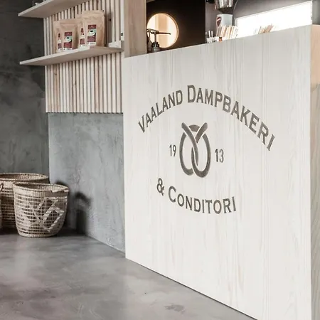 Appartement Stylish 3-bedroom With Modern Amenities Near Center *