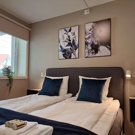 Stylish 3-bedroom With Modern Amenities Near Center Apartmán